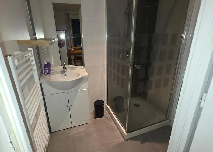 Jolie T2 Avec A Proximite Διαμέρισμα Ιέρ